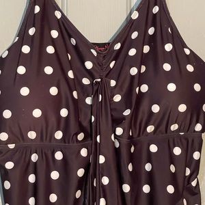 Hanna Nikole black and white polka dot swim top only. Size 22 NWOT
